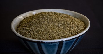 dorrigo-pepper-ground-leaf-02